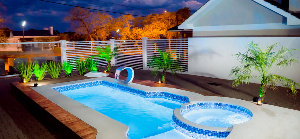 Piscina--scaled.jpg